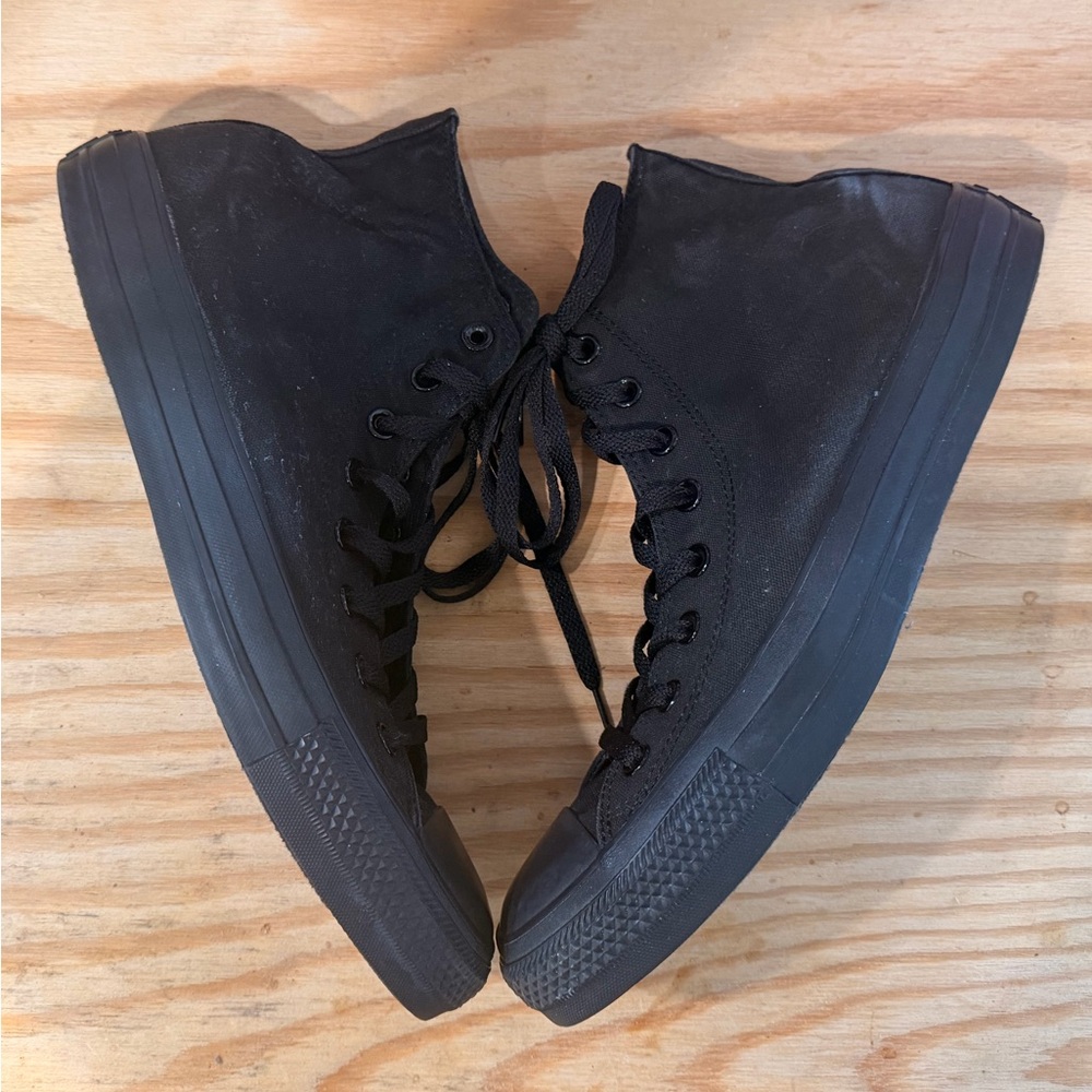 Men’s Hi-Top Chuck Taylor, size 11, with box